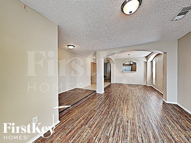 Photo - 5726 Chelmsford Trail