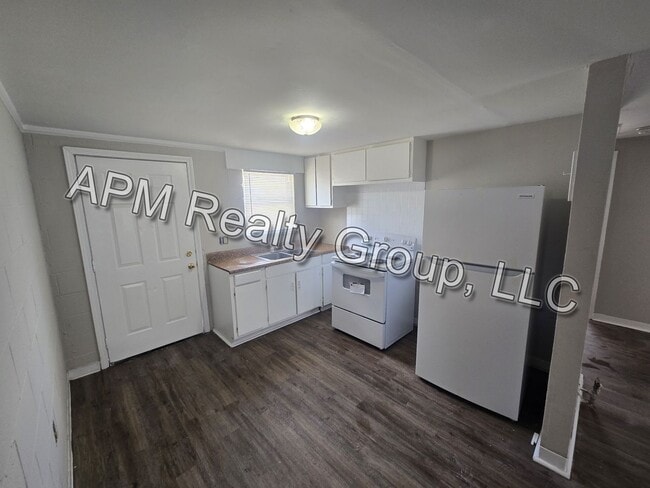 2801 Howell Ct