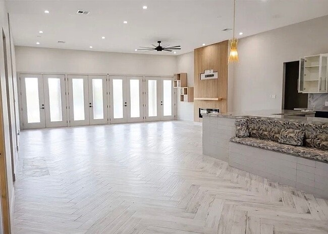 Photo - 103 Windward Ct