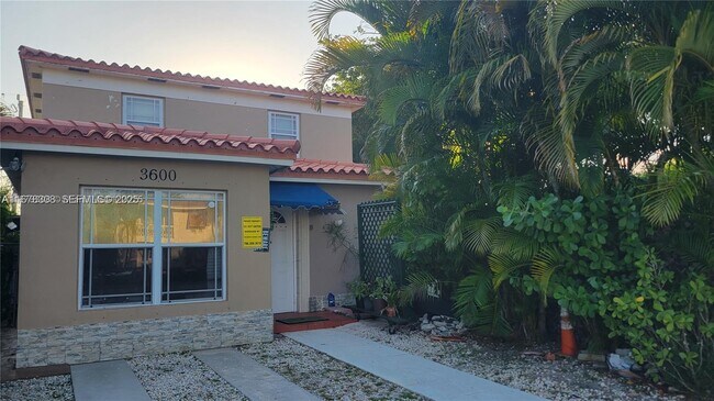 Building Photo - 3600 S Le Jeune Rd Unit 3600