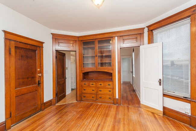 Photo - 3239 N Clifton Ave Unit 3