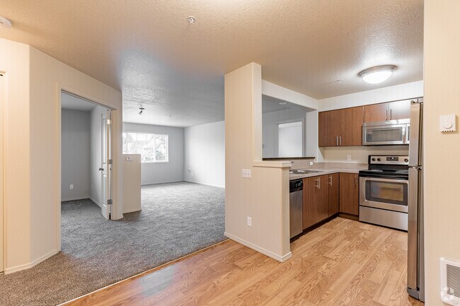 3BR, 2BA - 1140SF