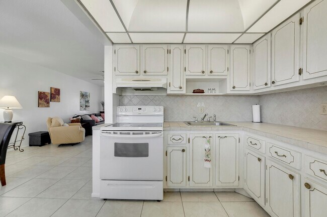 Photo - 2132 NE 1st Way Unit 204