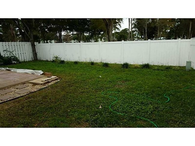 Building Photo - 4674 Lakeside Cir