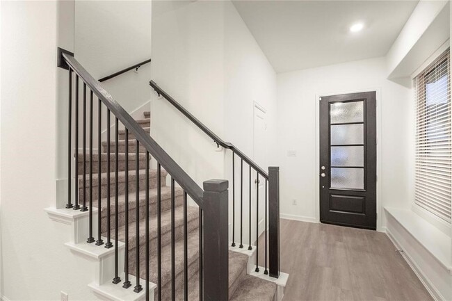 Photo - 4042 Champlain Wy