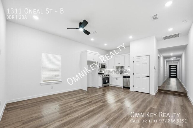 Photo - 1311 Oneal St Unit B