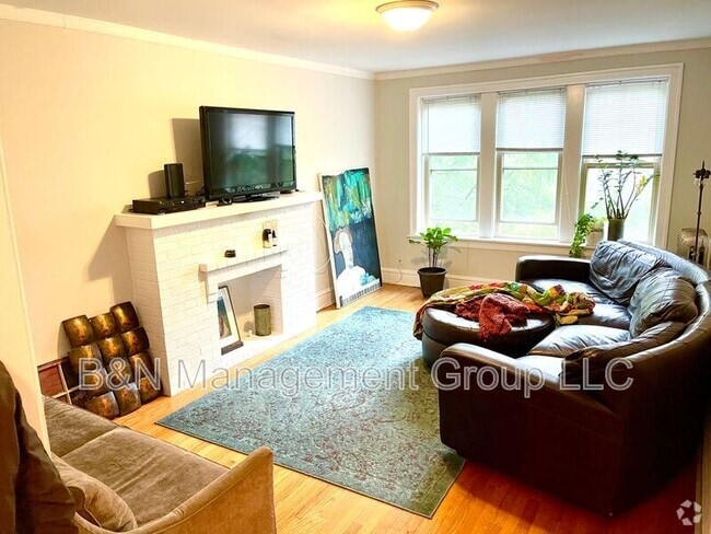 Building Photo - 1721 W Ainslie St Unit #2 Rental