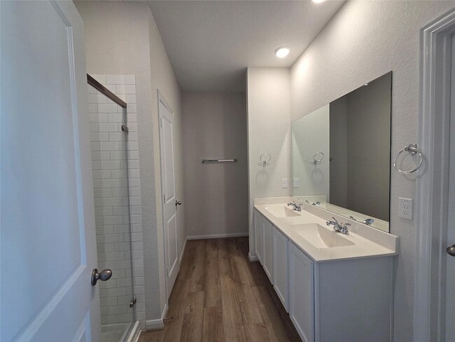 Photo - 8902 Grand Western