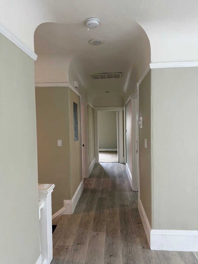 2214 Ashby Ave Unidad Ashby apartments