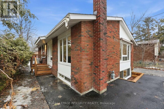 Photo - 2291 Badger Crescent