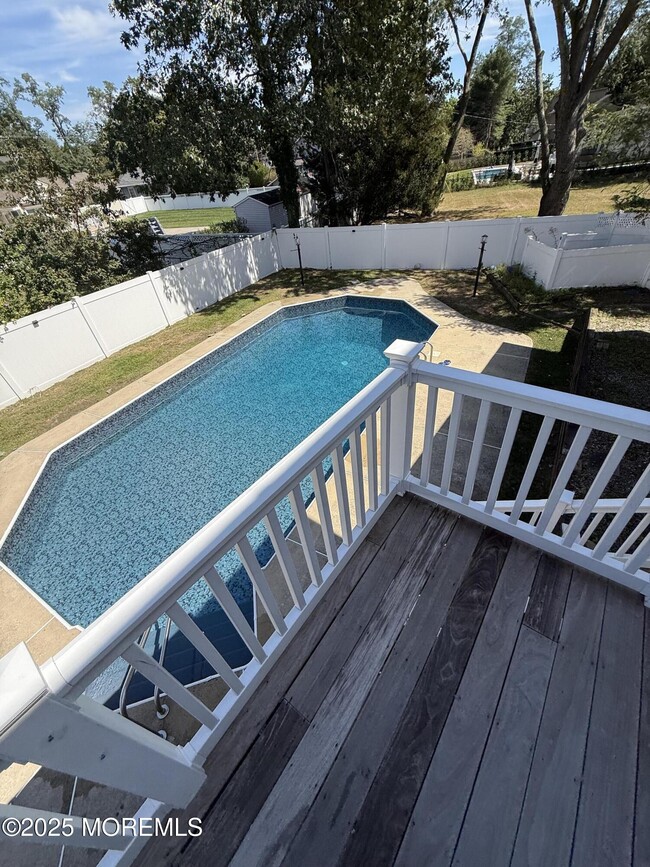 Building Photo - 445 Slocum Pl