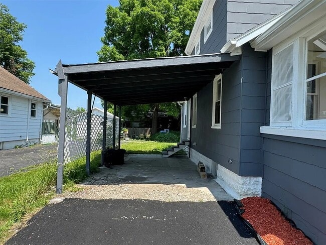 Photo - 400 Willow St