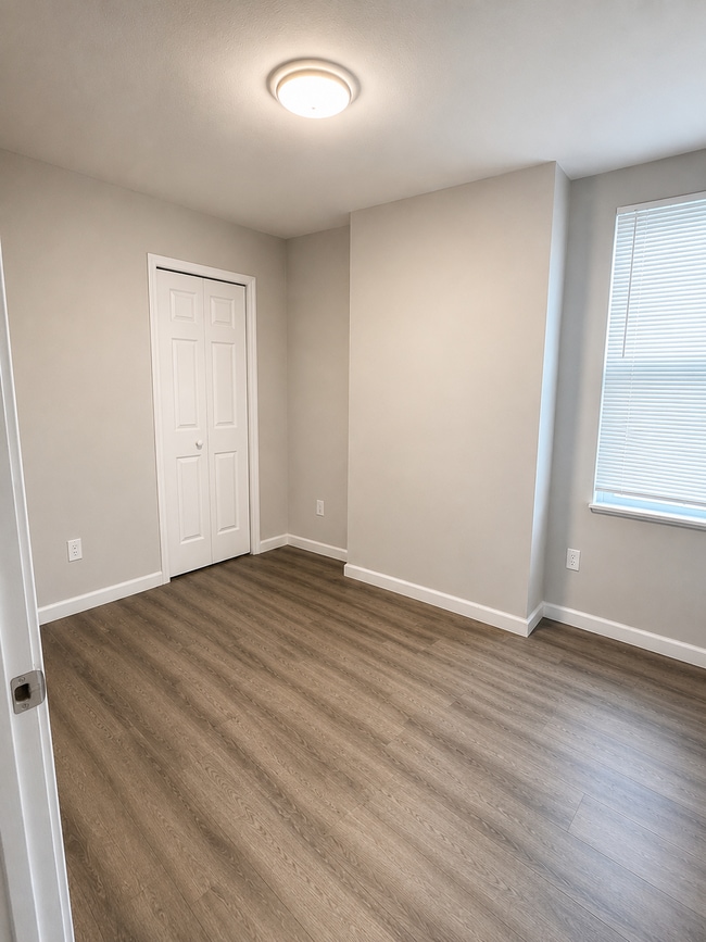 Photo - 525-529-529 Farnsworth St Unit 525