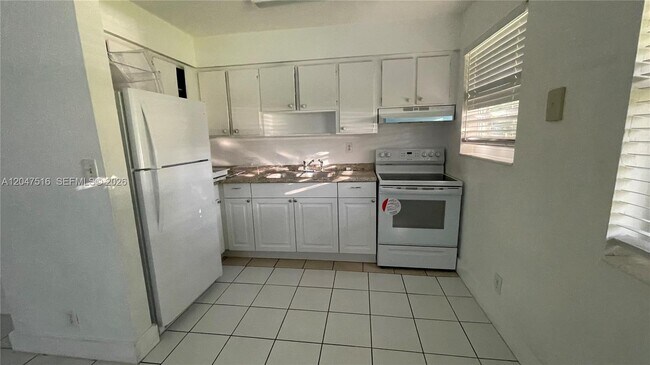 5200 NW 16th St Unit 1