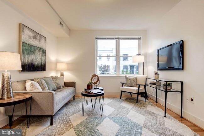 Photo - 809 Otis Pl NW Unit 104