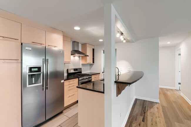 Photo - Lovely 2 bed 1 Bath Townhome in park-like setting in Boulder. - Available July 1st!
