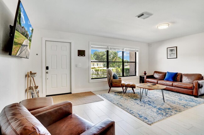 Photo - 216 NW 4th Ave