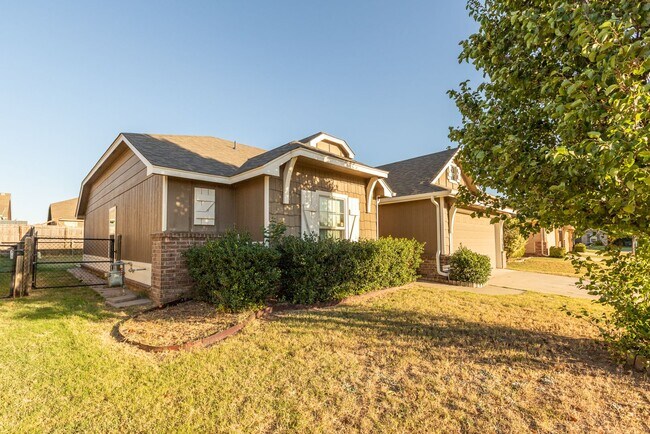 Photo - 3 Bed | 2 Bath in Owasso!