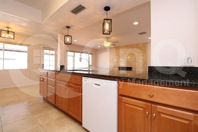 Photo - 1816 E Oxford Dr
