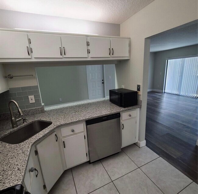 Photo - Virginia Drive Apartments