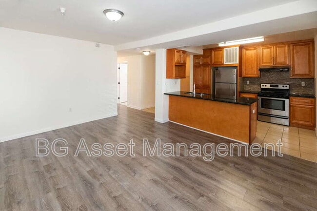Photo - 1459 MacArthur Blvd Unit 11