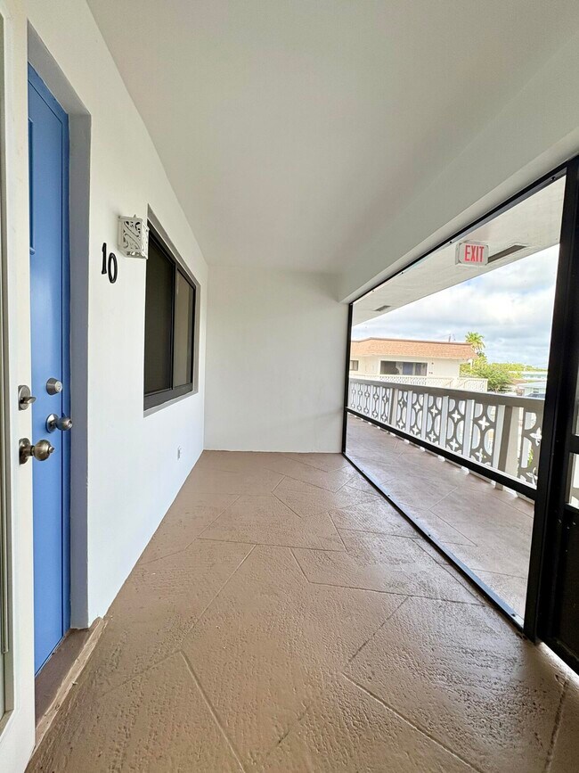 Photo - 305 SE 9th Ave Unit 10