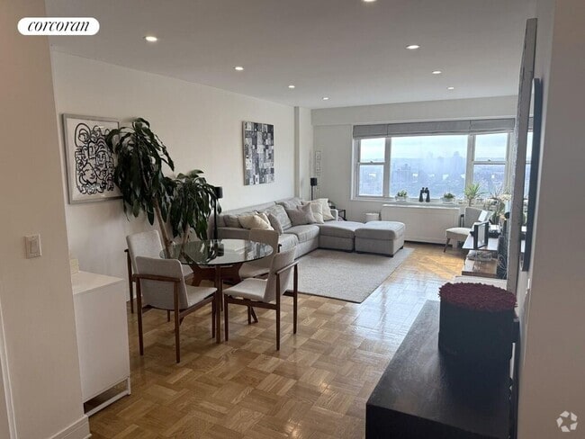Building Photo - 60 E 8th St Rental