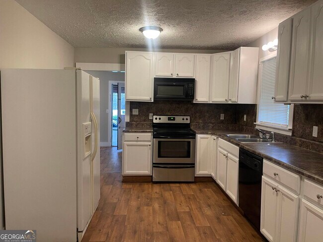 Photo - 5157 West St