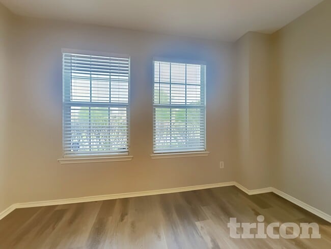 Photo - 1113 Beeblossom Dr