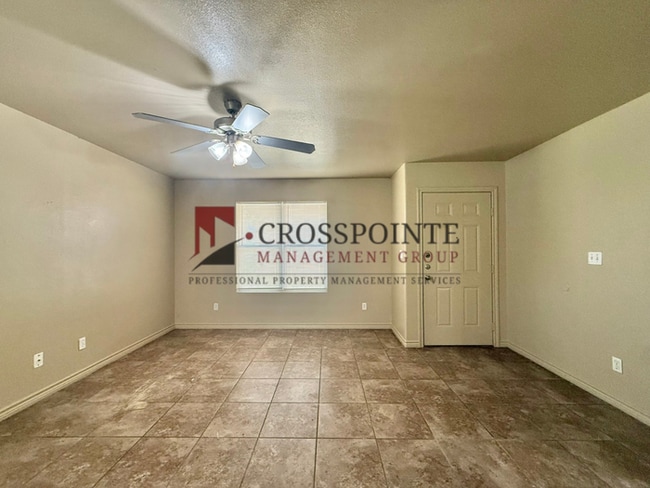 Building Photo - 2 Bedroom, 2 Bathroom Duplex!