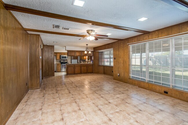 Photo - 1830 Baker Dr