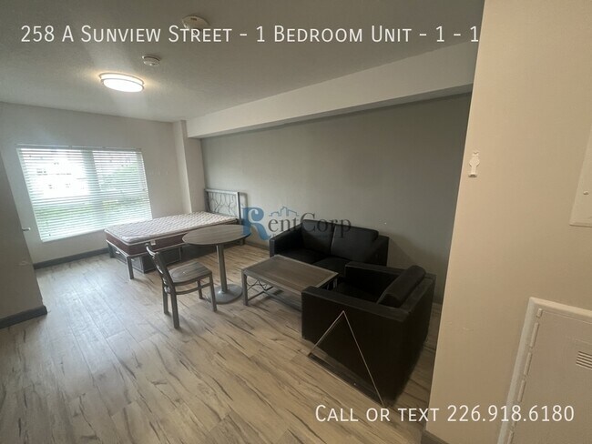 Photo - 258 Sunview St
