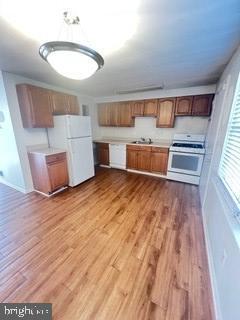 Photo - 419 Harwood Pl