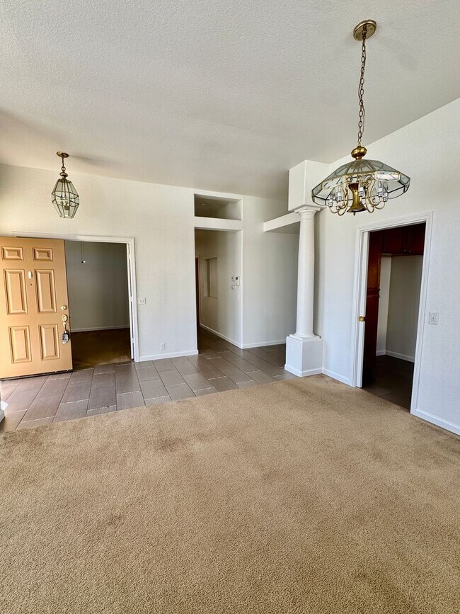 Photo - 4x2 Single Story in Great Location!