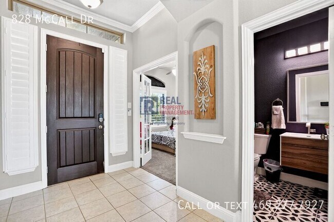 828 McCall Dr