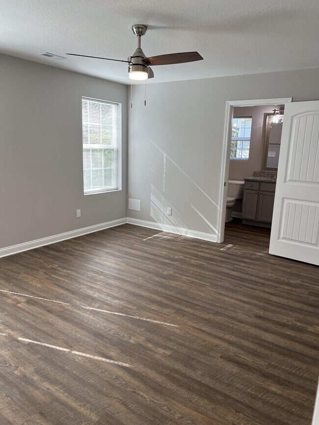 Photo - 800 Spring Park Rd