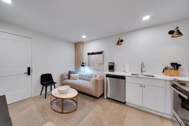 Photo - 505 E Travis St Unidad ID1267121P