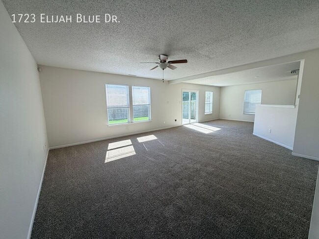 Photo - 1723 Elijah Blue Dr