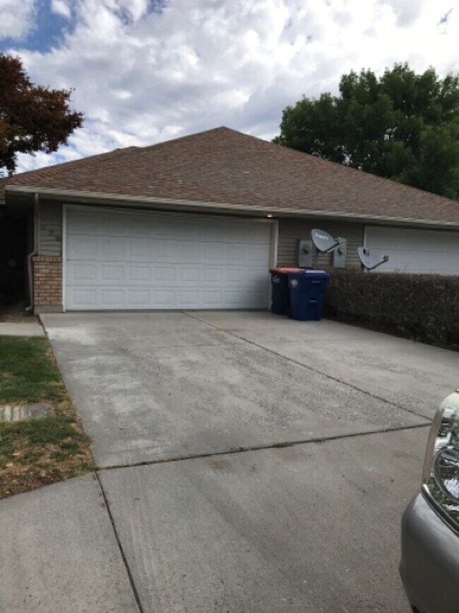 Photo - 238 Crestview Dr