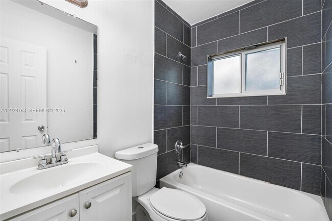 Photo - 730 NE 128th St Unit 9