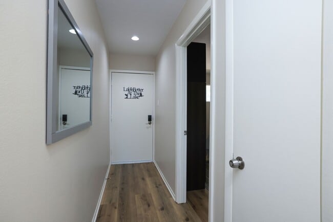 Building Photo - 12600 Melville Dr Unit 318B