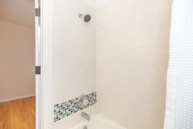 Photo - 1504 N Dearborn Pkwy Unit 309