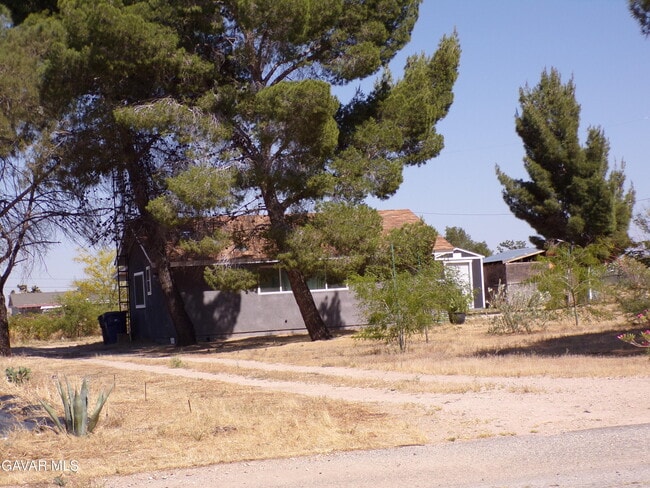 Photo - 40608 13th St W