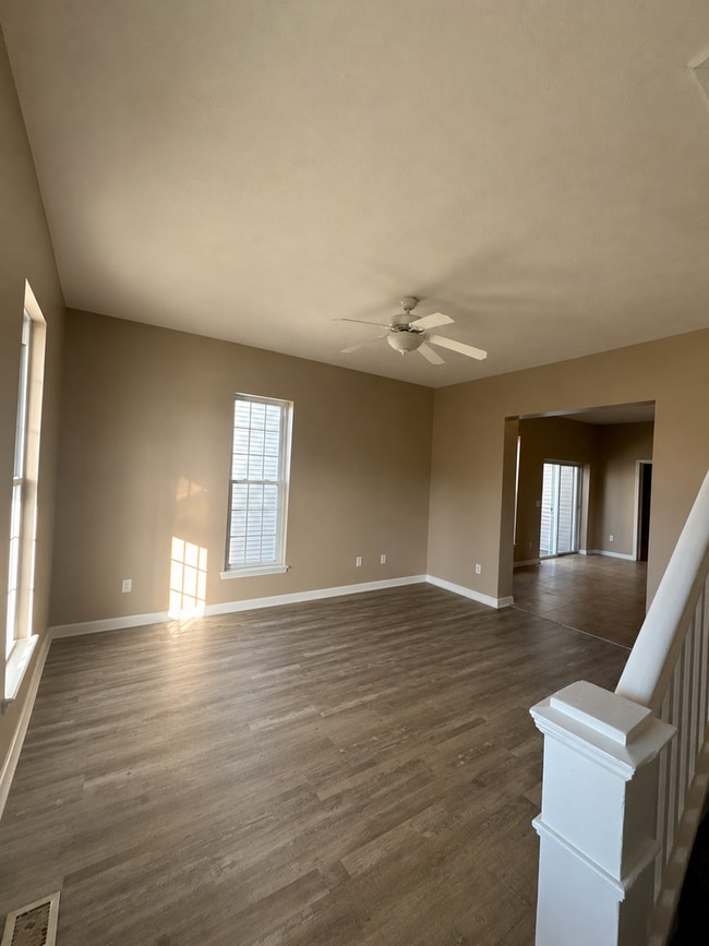 Photo - Large 3 Bedroom Townhome Available For Short-Term Lease! Brand New Flooring and Paint!