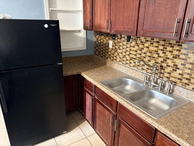 Photo - 1120 W 5th St