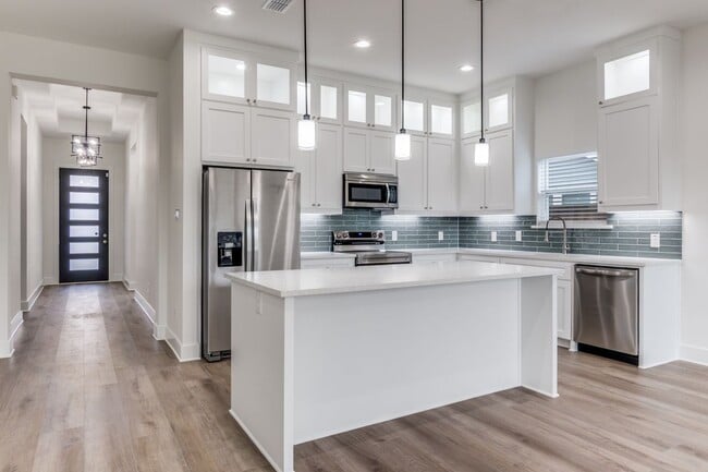 Photo - 2534 Southland St