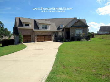 Photo - 4BR / 3Car garage / Fully fenced in backyard - Stunning property