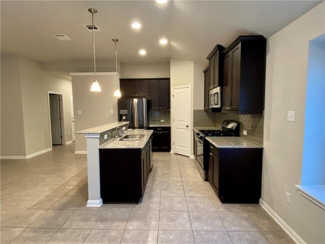 Photo - 7208 Longford Trail