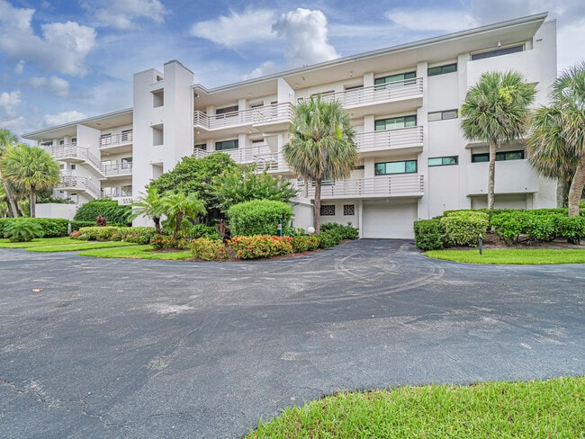 Building Photo - 5536 Jimmy Buffett Mem Hwy Unit # 211 Rental
