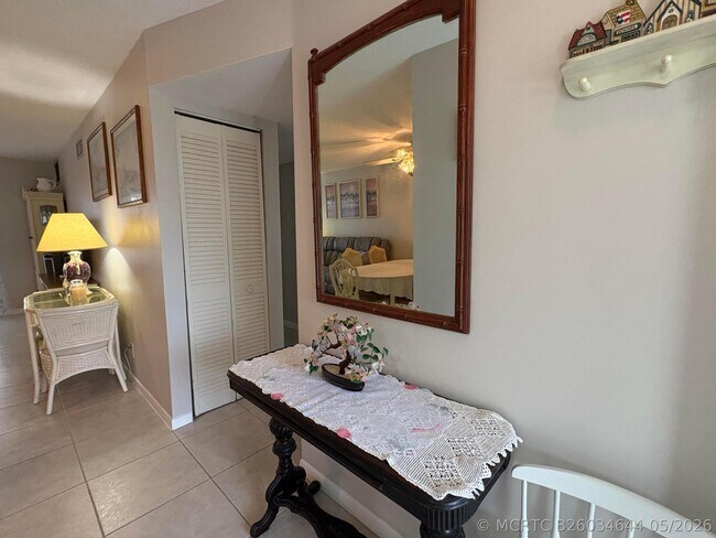 206 20th Ave NE Unit 206